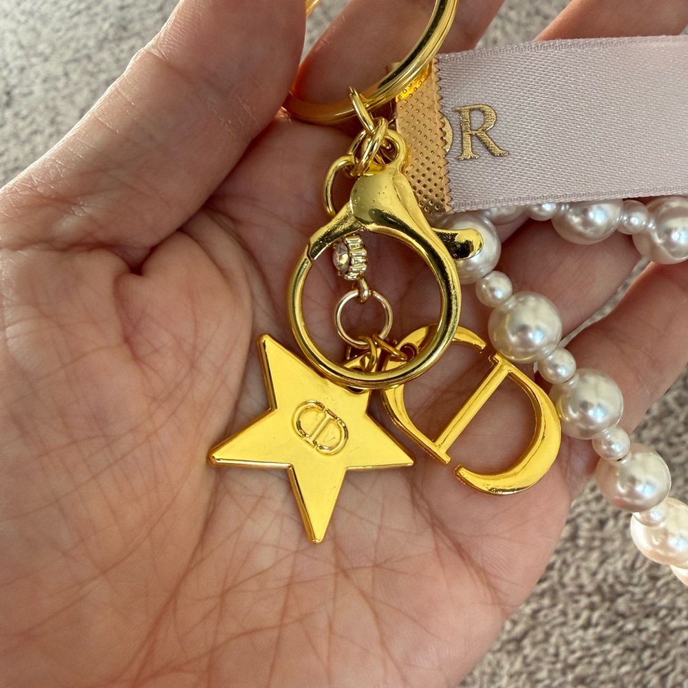 Dior Key Chain - Picture 2 of 6